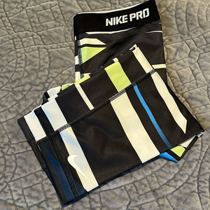 Nike Pro Compression Crop Capri Leggings Dri-fit‎ Women's XS Colorful Geometric